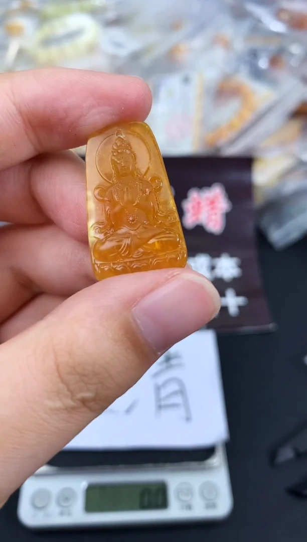 蜜蜡未镶嵌珠宝奇石24