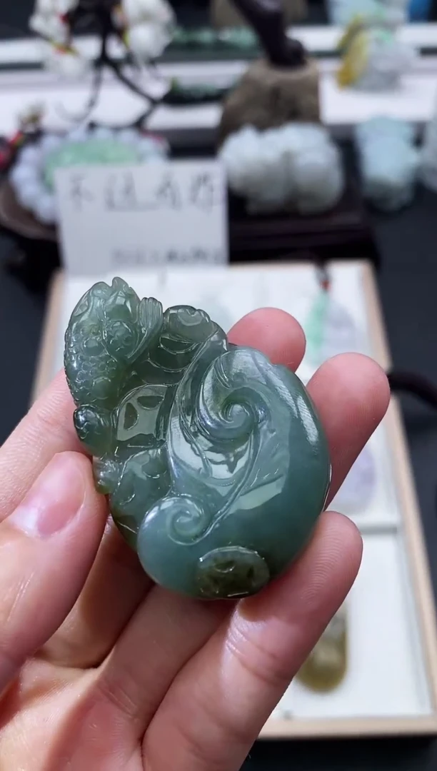 翡翠未镶嵌颈饰天然缅甸A货翡翠