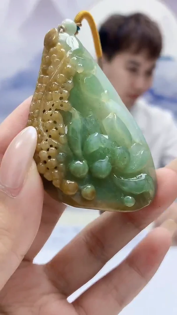 未镶嵌定制翡翠4868xx-毛货挂件14