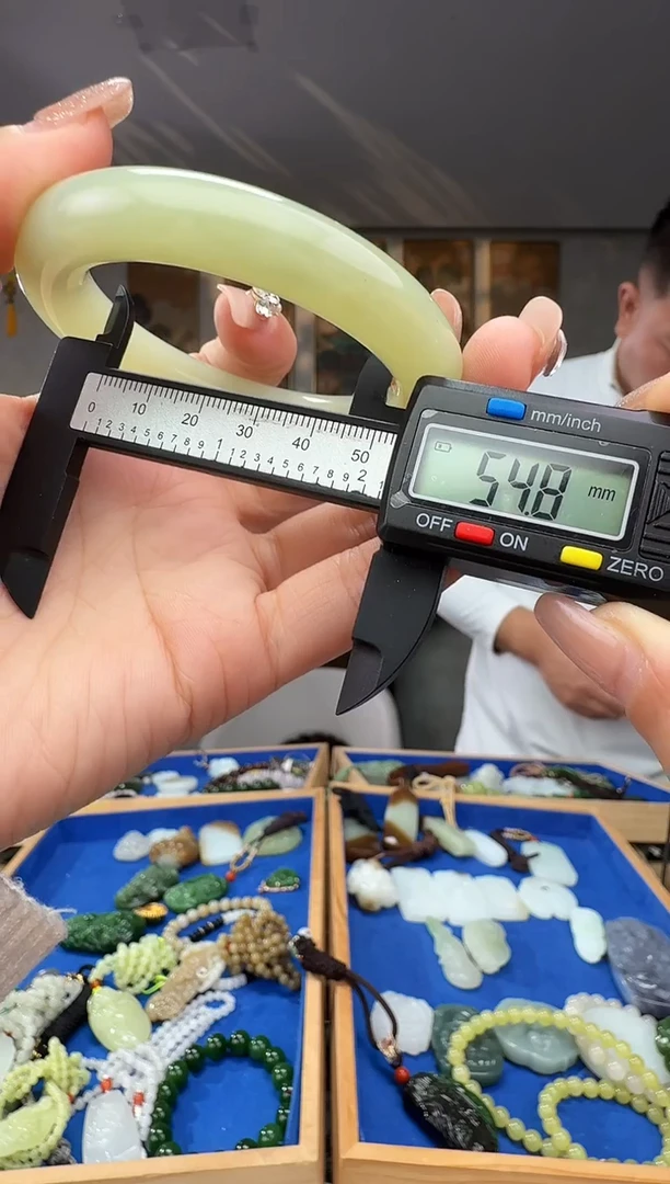 颈饰未镶嵌和田玉拍一发一