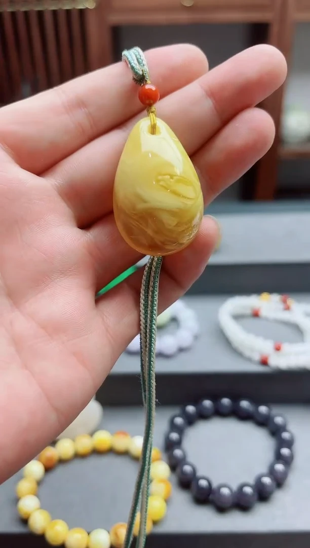 未镶嵌颈饰蜜蜡蜜蜡水滴吊坠DY