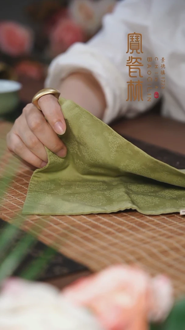 宝瓷林绿色团花茶巾
