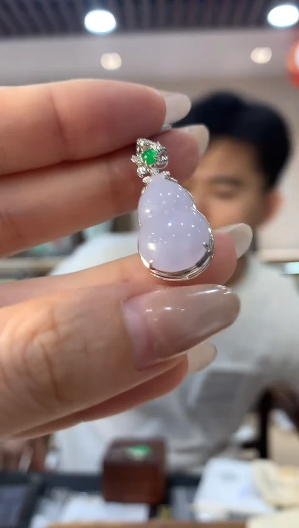 吊坠(不含链)18K金镶嵌翡翠葫芦