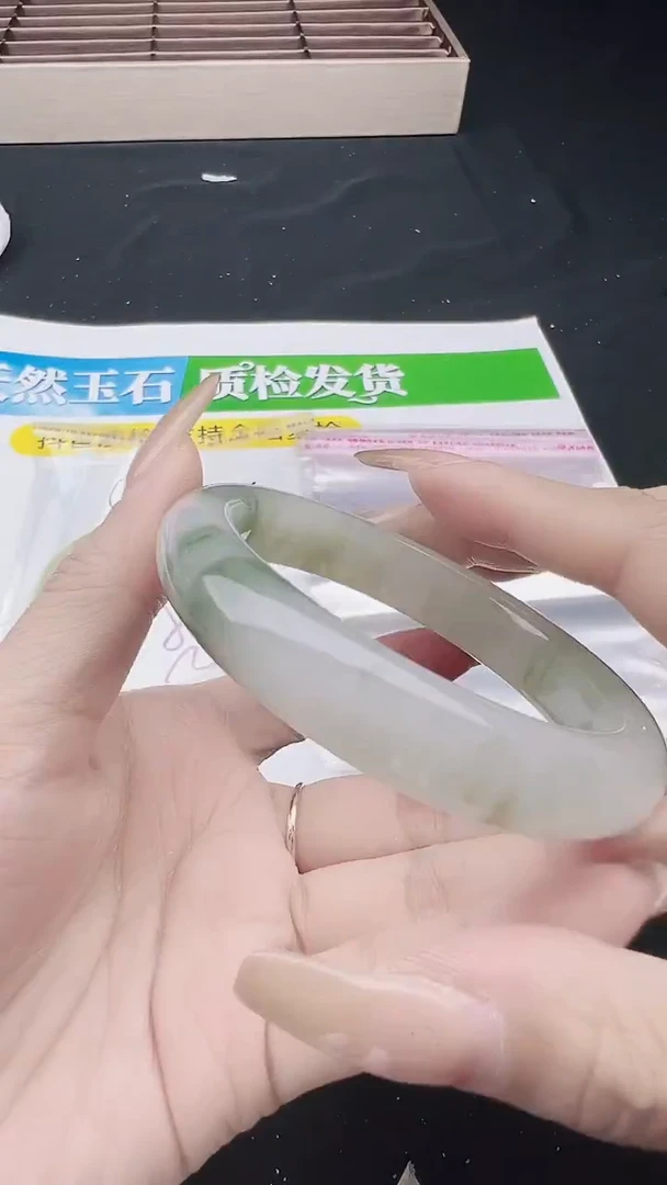 未镶嵌手镯石英质玉翠绿圈口56