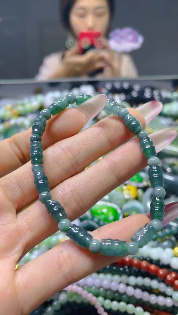 颈饰未镶嵌翡翠5MM/V/翡翠A货，一件也是批发价