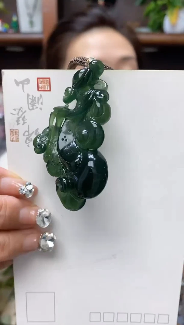 未镶嵌岫玉吊坠·