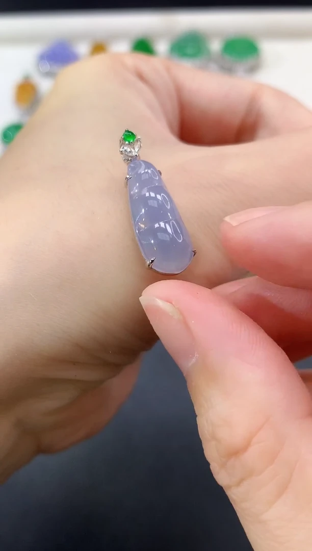 翡翠18K金镶嵌吊坠(不含链)豆子|4800