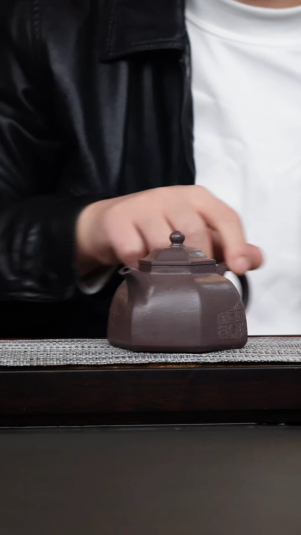 茶壶紫砂天青刻绘六方金钟