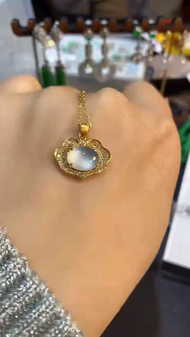 【闪购商品】翡翠吊坠(不含链)18K金镶嵌吊坠 卡１０加蛋面