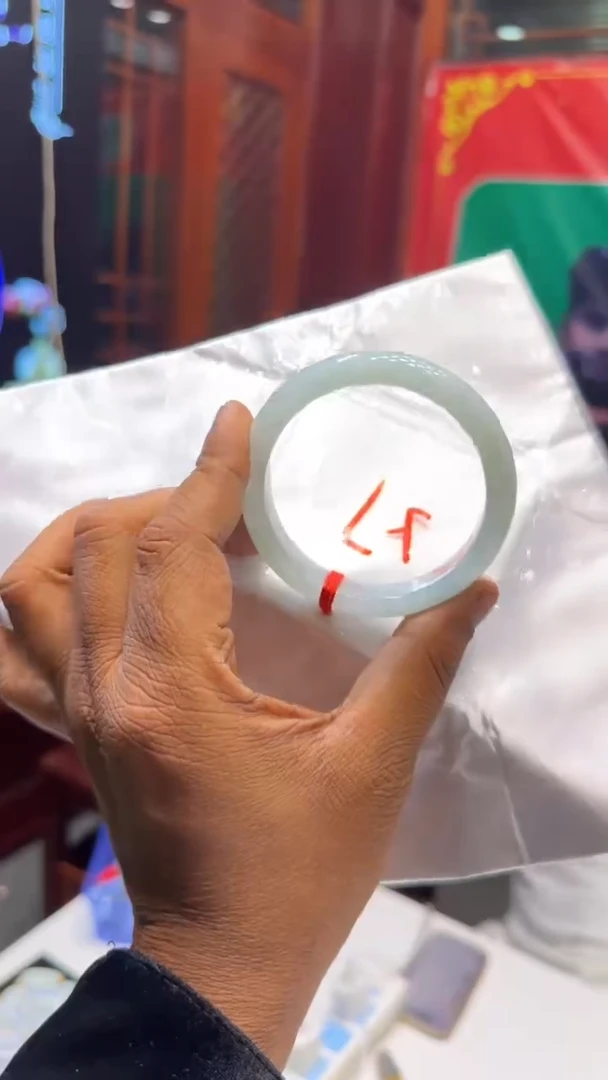 翡翠手镯未镶嵌手镯