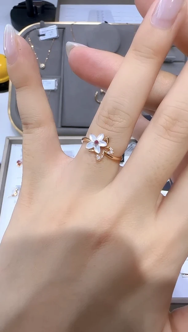 18K金镶嵌戒指/指环钻石 18K金戒指1968