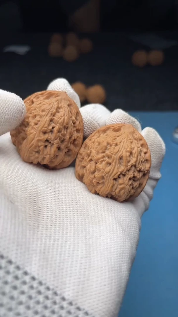 桃核把件a203  红宝石   35尺