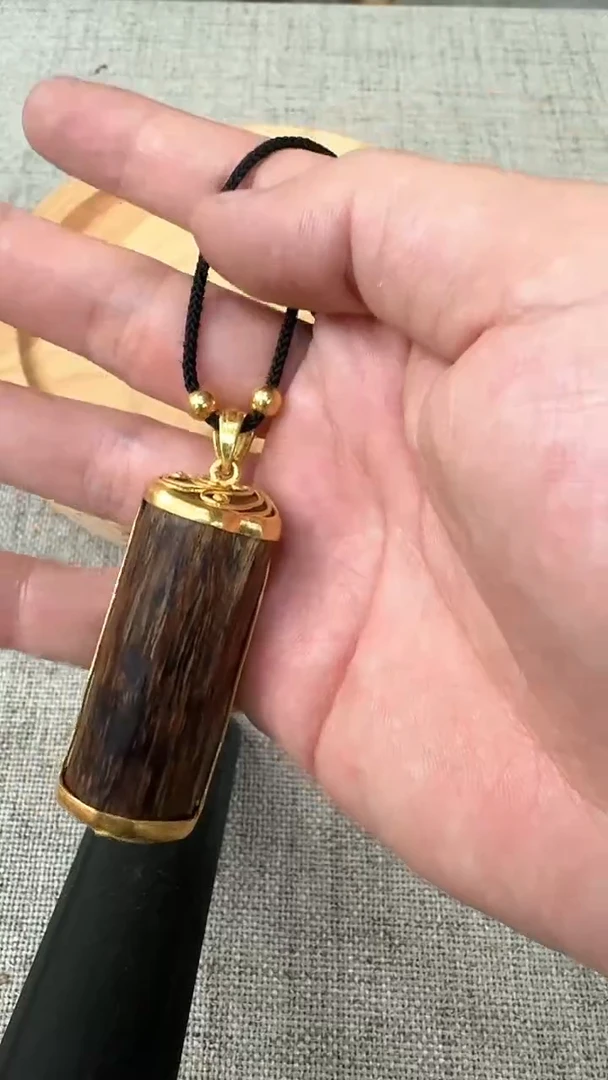 【闪购商品】沉香吊坠天然野树心油沉水吊坠 多样性发货