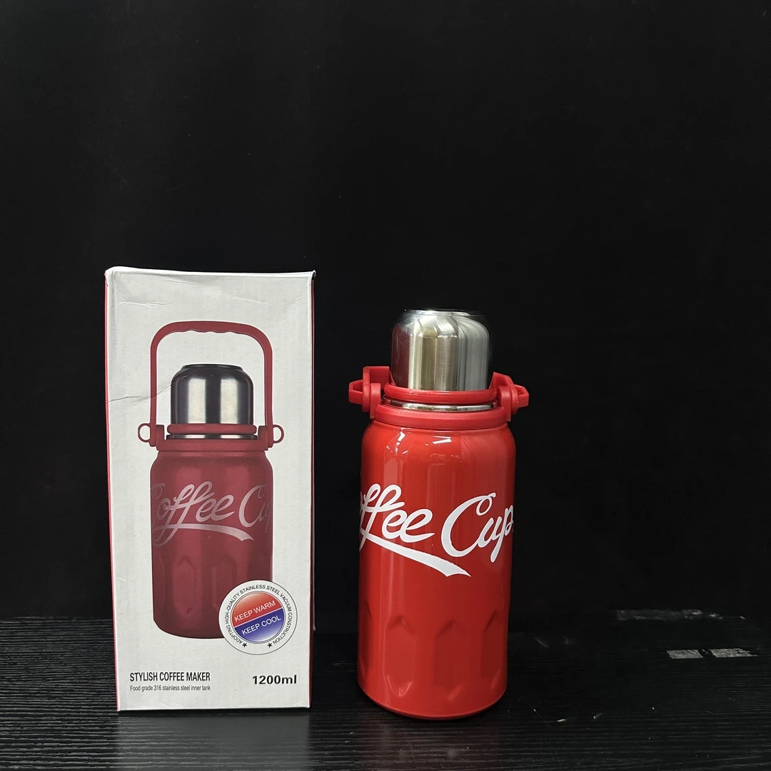 可乐高颜值大容量不锈钢保温杯便携背带水杯随机发2 FL