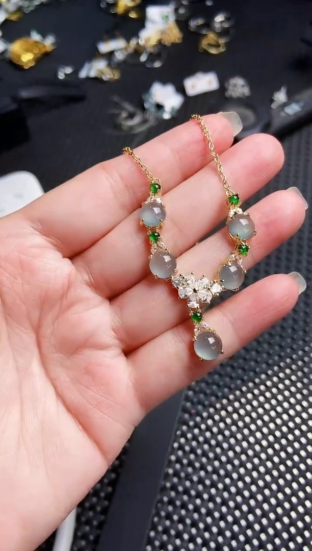【闪购商品】翡翠颈饰未镶嵌111111111