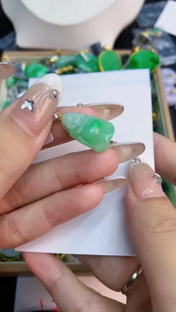 翡翠18K金镶嵌吊坠(不含链)1