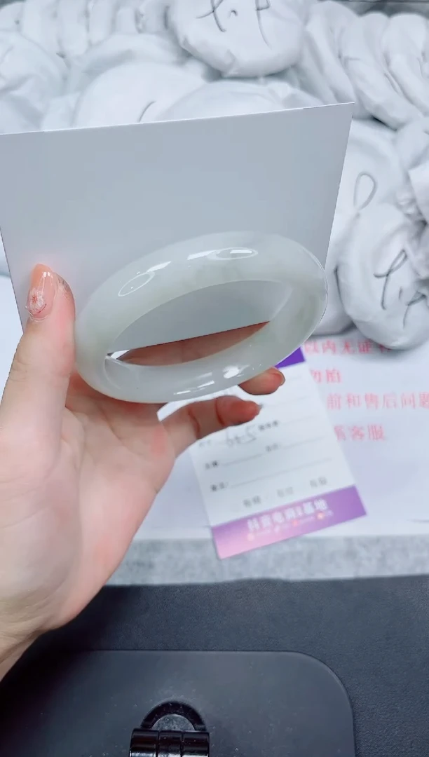 石英质玉手镯未镶嵌335-60