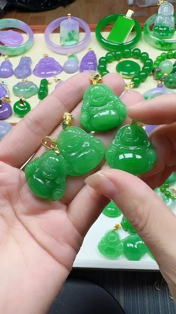 吊坠(赠链)14K金镶嵌翡翠绿小佛