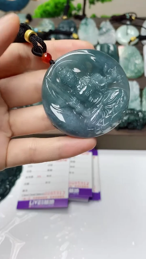 翡翠未镶嵌颈饰