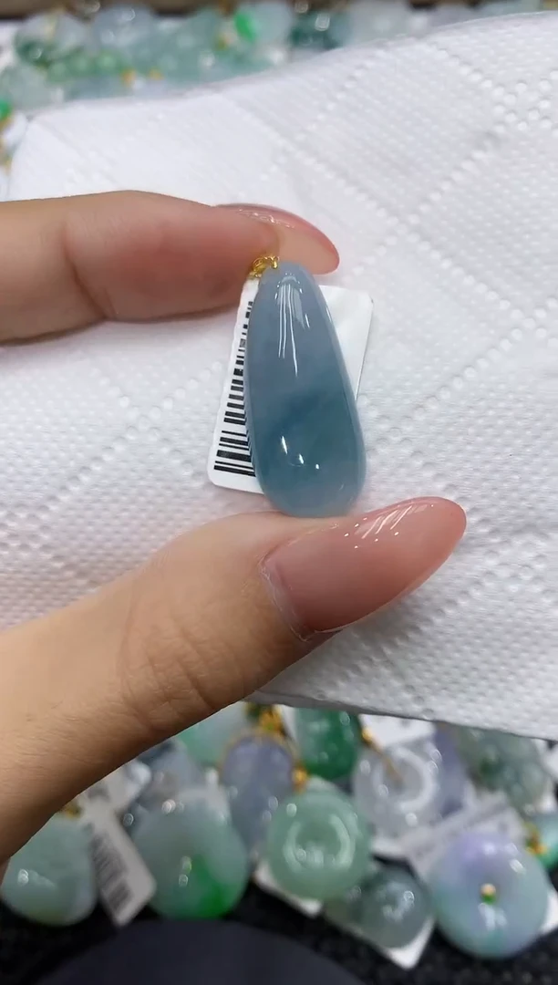 颈饰18K金镶嵌翡翠111111111111