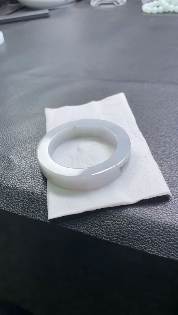 未镶嵌手镯定制翡翠手镯