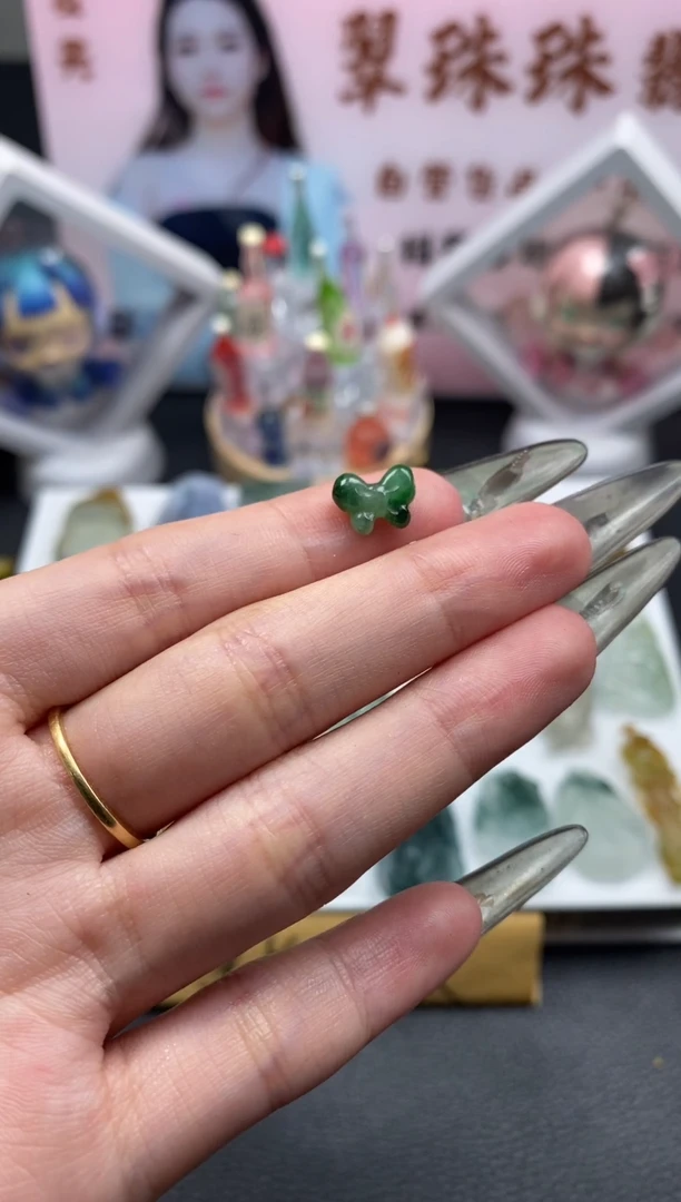 定制翡翠未镶嵌毛货翡翠~