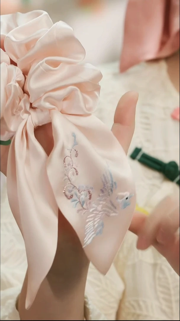 刺绣湘传礼纯手工纯真丝发圈