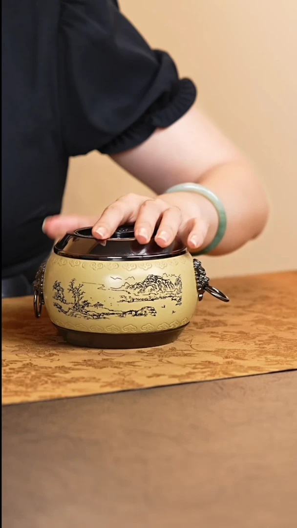 紫砂茶叶罐宜兴原矿紫砂茶叶罐