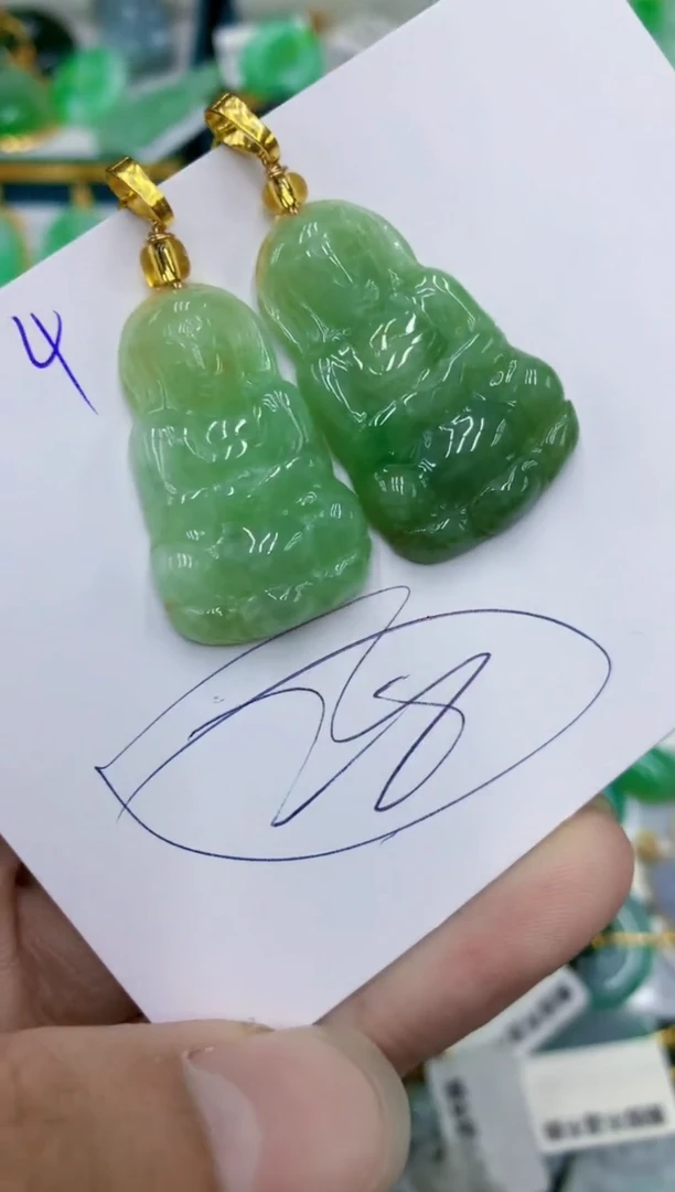 翡翠未镶嵌颈饰1111111111多样性发其一