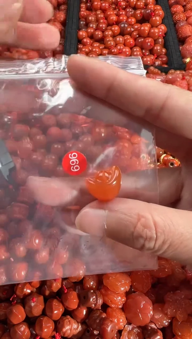 【闪购商品】南红玛瑙颈饰合金2