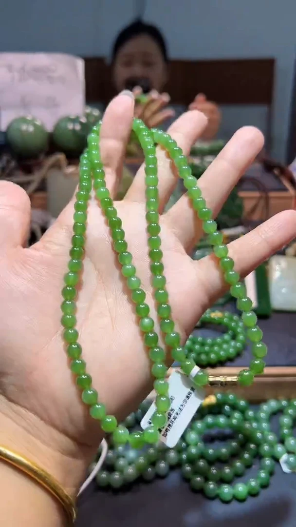 颈饰未镶嵌和田玉（碧玉）多样性发一