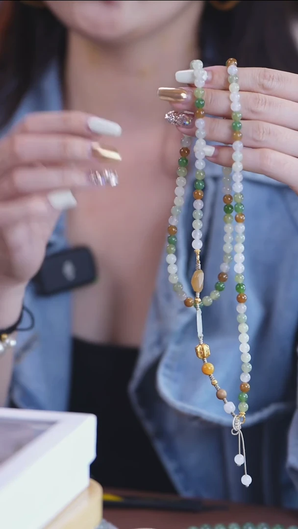 颈饰未镶嵌和田玉（糖玉）项链