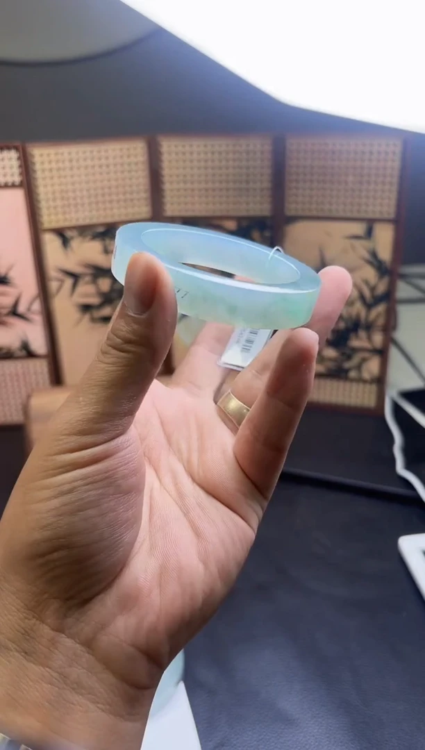 未镶嵌手镯定制翡翠朱*手镯定制