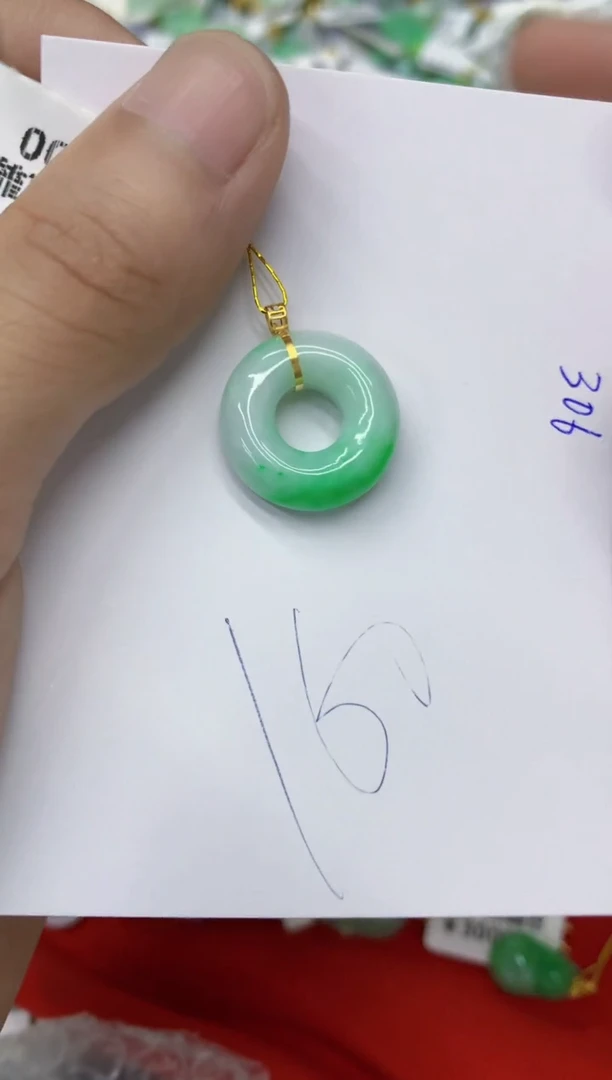 翡翠18K金镶嵌颈饰11111111111