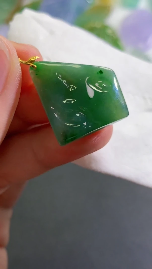 翡翠未镶嵌吊坠(不含链)822