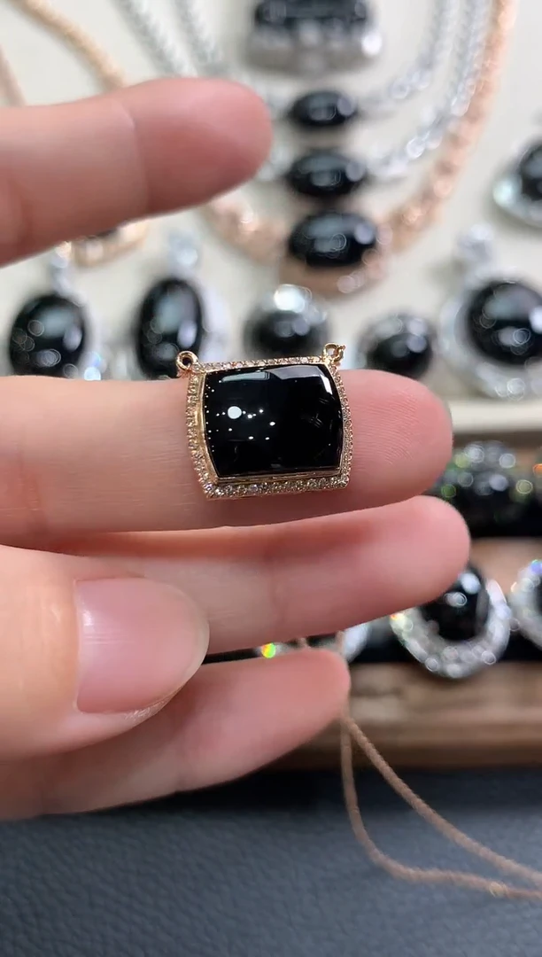 套链18K金镶嵌翡翠春日珠宝 C16