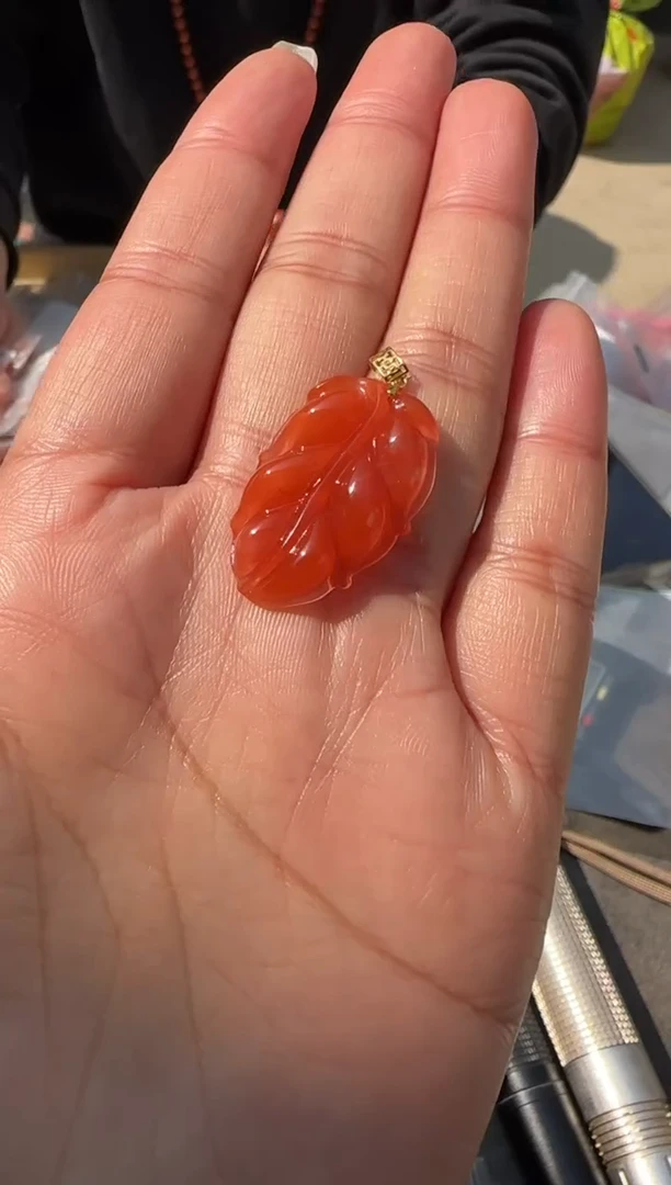 【闪购商品】南红玛瑙叶18K金镶嵌原矿无优化18k金叶