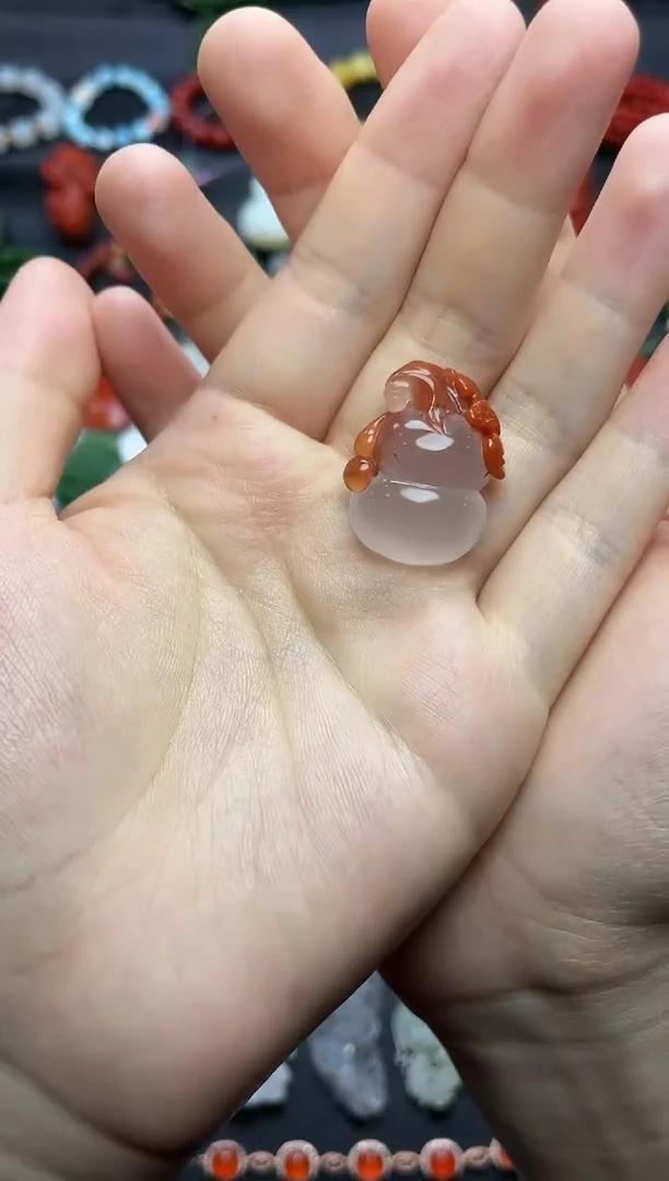 未镶嵌颈饰南红玛瑙葫芦06