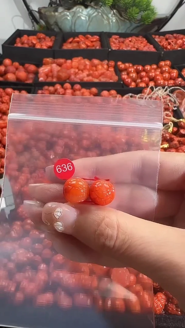 颈饰未镶嵌南红玛瑙1