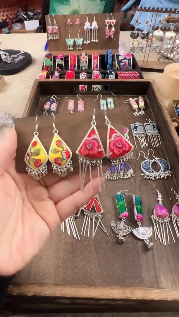 【闪购商品】织绣民族风老绣饰品195