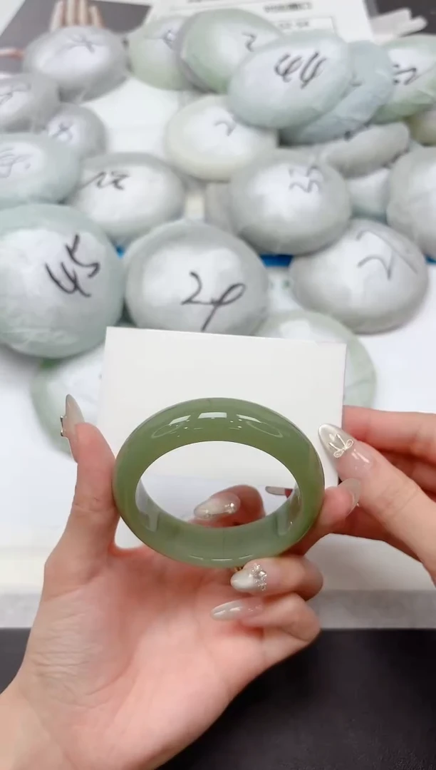 未镶嵌手镯石英质玉347-52.5