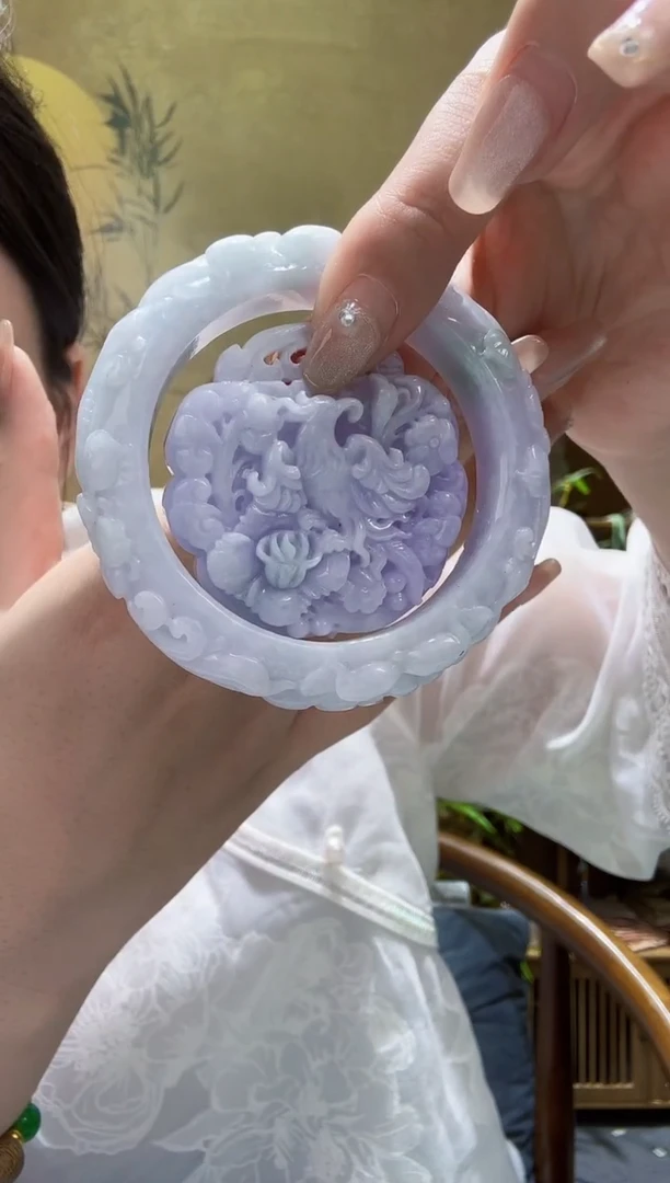翡翠未镶嵌颈饰吊镯一套 54
