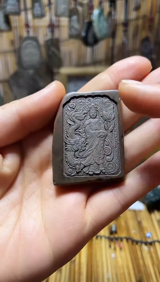 49戈壁石雕刻手把件，挂件