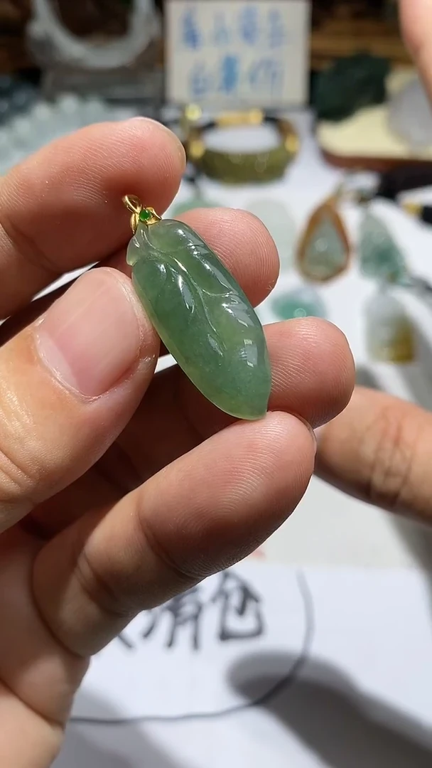 颈饰未镶嵌翡翠1