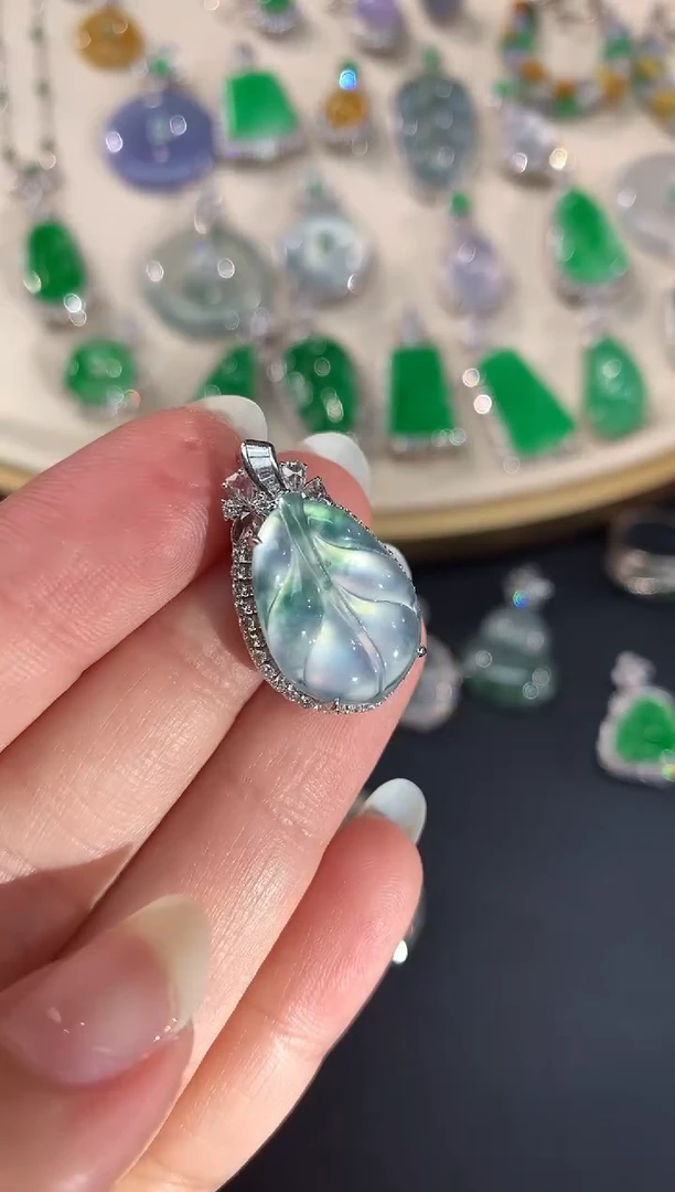 【闪购商品】翡翠吊坠(不含链)18K金镶嵌A57|18000