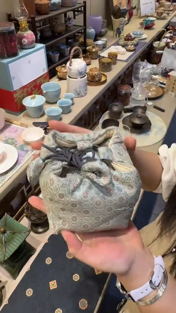 瓷片           @@229天青兔子