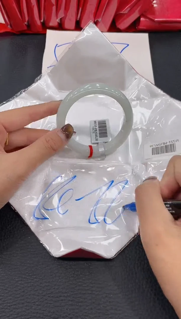 【闪购商品】翡翠手镯未镶嵌手镯