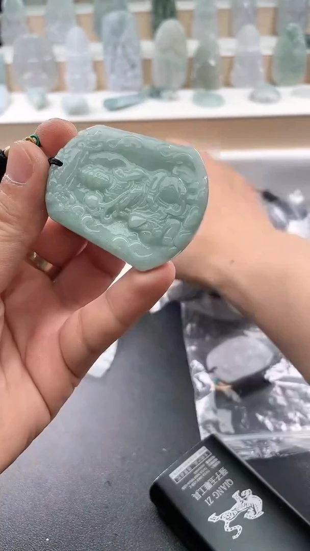 翡翠未镶嵌颈饰..../5/29/ 450