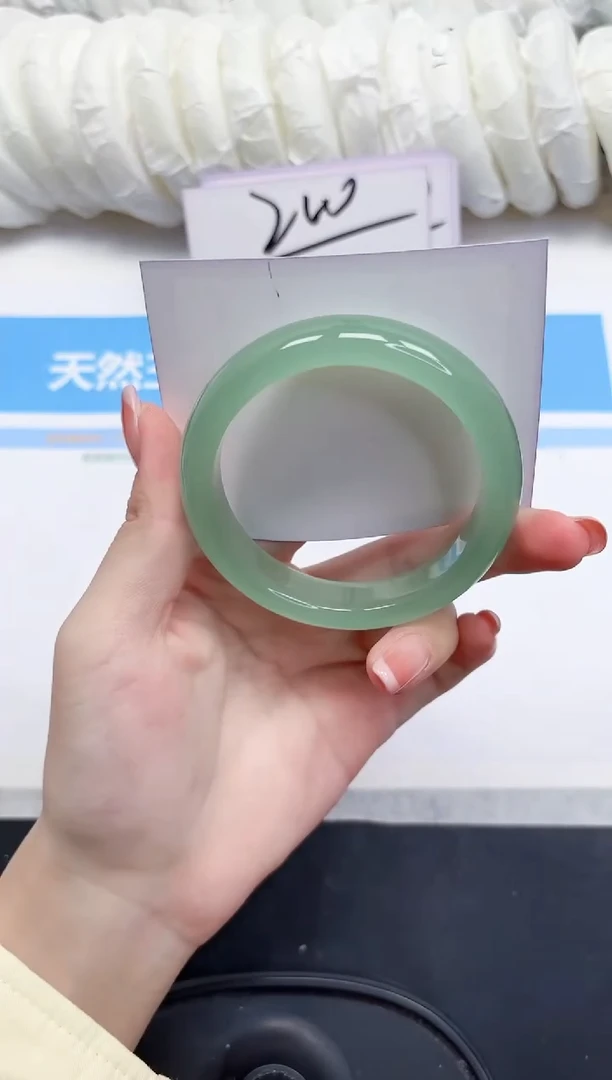 未镶嵌手镯石英质玉133-58-仪式感