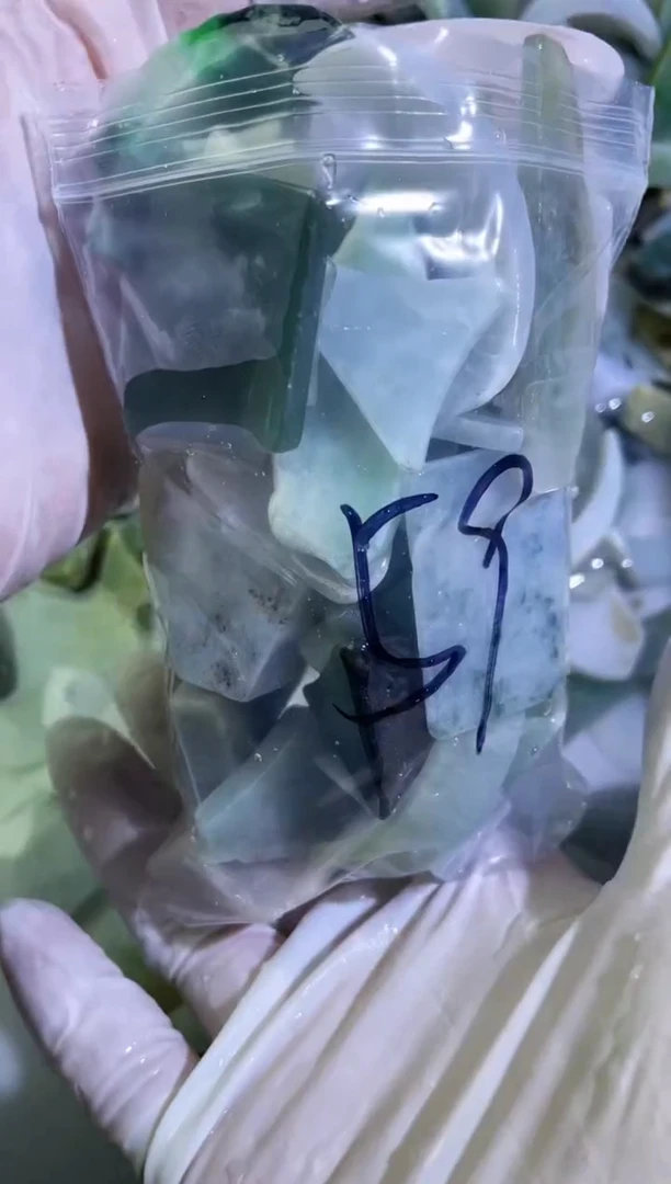 【闪购商品】翡翠颈饰未镶嵌天然翡翠大号500克59